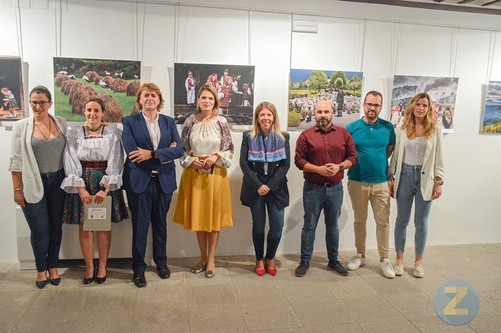 Autoridades en la inauguración de la exposición. Fotos de Francisco Navarro