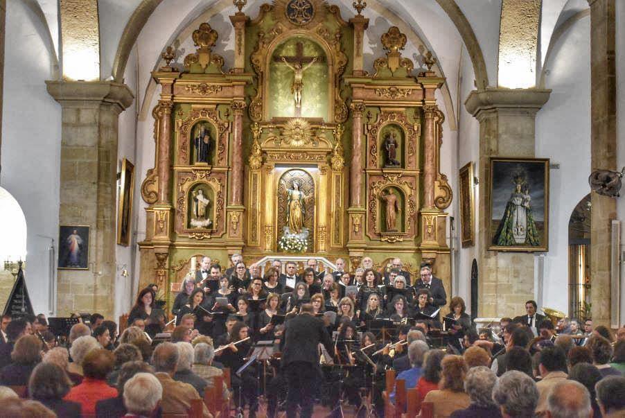 Las dos agrupaciones en el Pregón Musical de la Romeríanm 2024