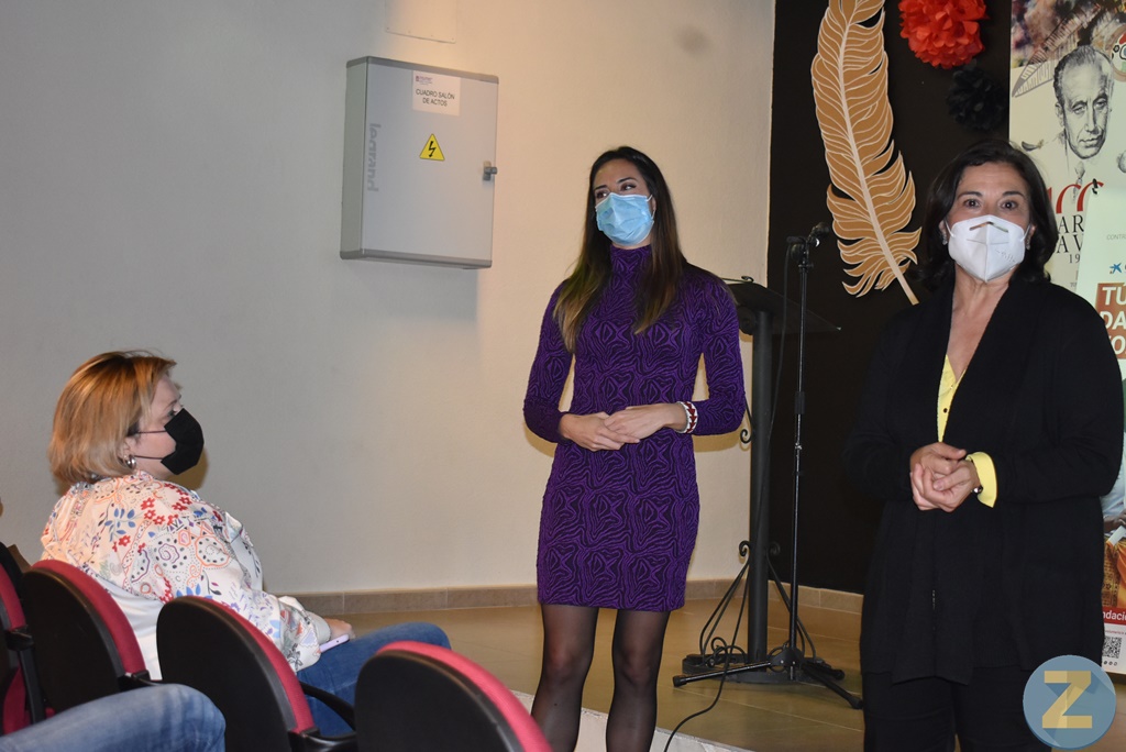 Estrella Giménez, Laura Izquierdo y Montse Benito durante el coloquio