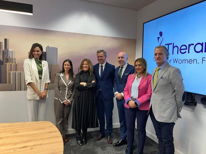 Bluevio Coronado partecipa a un incontro di lavoro con il Ministro della Salute per consentire la menopausa in Spagna