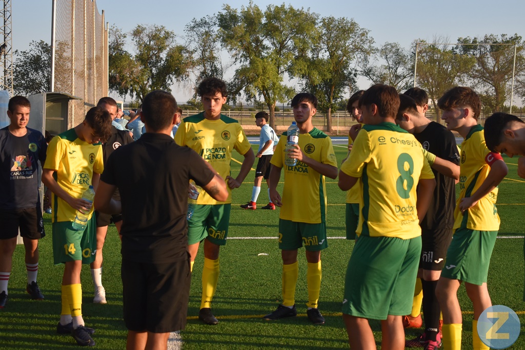 Los jugadores del Juvenil B del Atlético Tomelloso en un amistoso del pasado verano