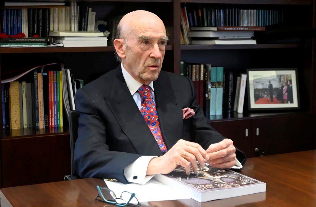 Rafael Torres Ugena / J.M.C.