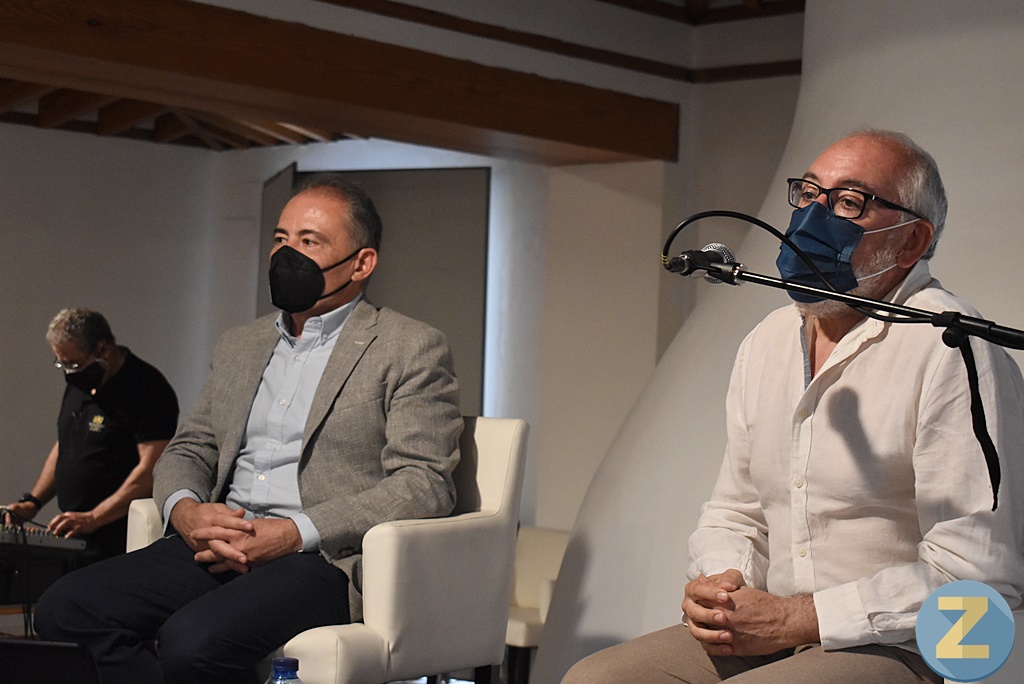 Francisco Alía y A.Ramón del Valle durante su charla