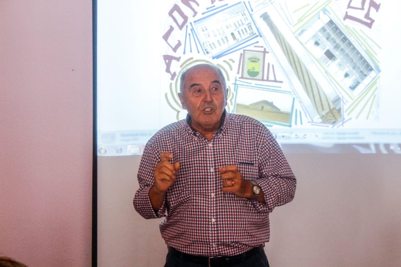 Julio Pérez durante su charla. Foto de Adrián Jiménez