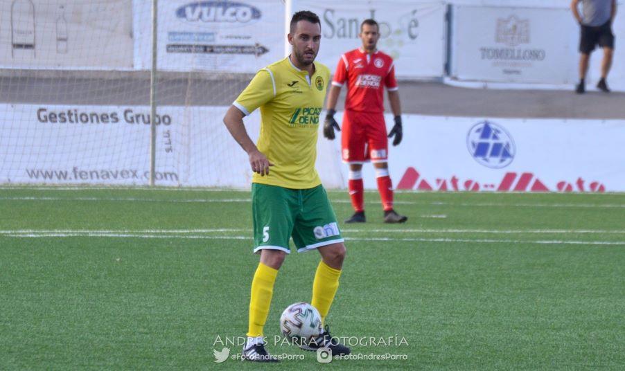 Garceso controla el balón en un partido dela pasada temporada. Foto de Andrés Parra