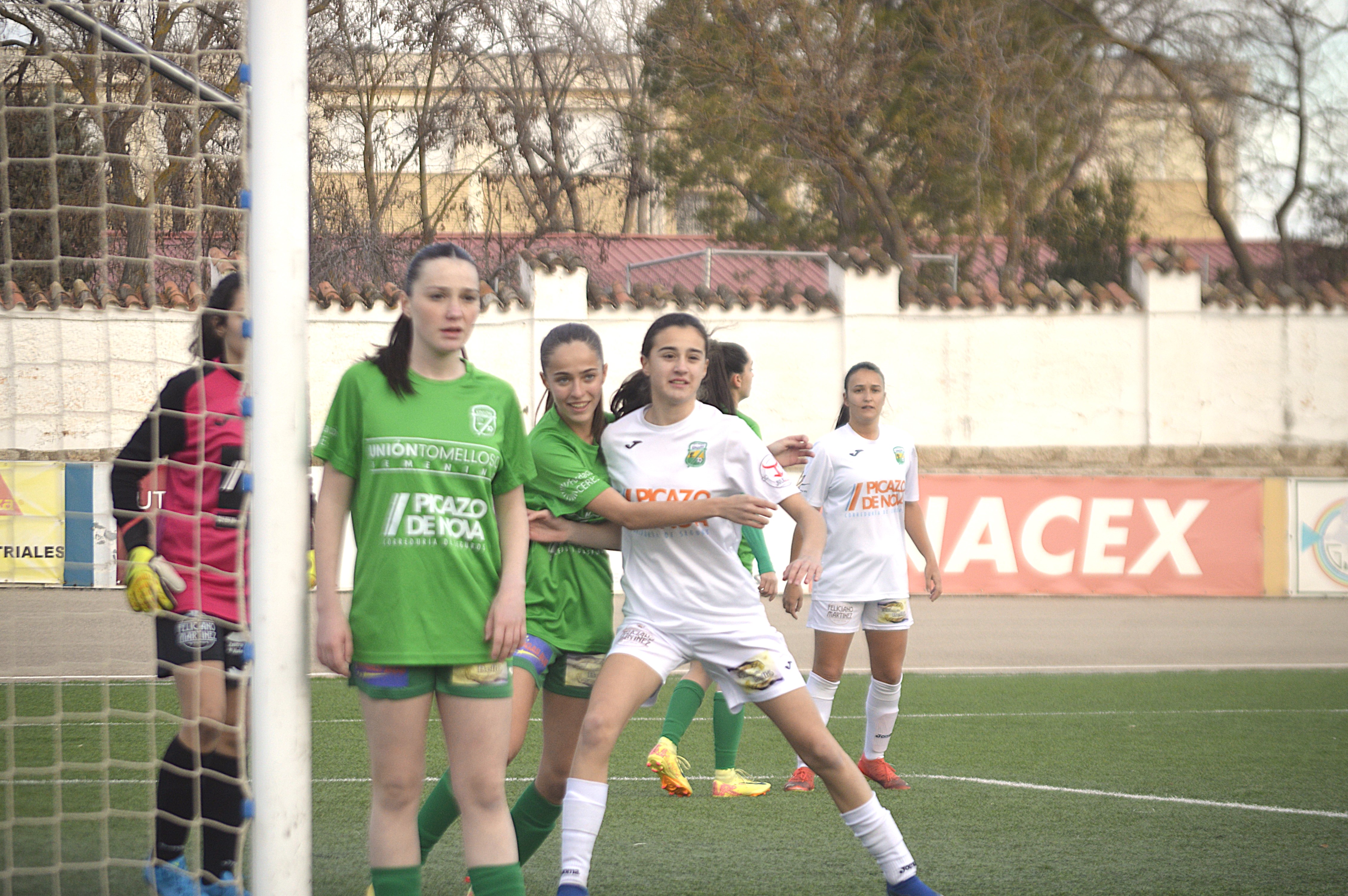 Teresa Picazo en el derbi ante el Unión B