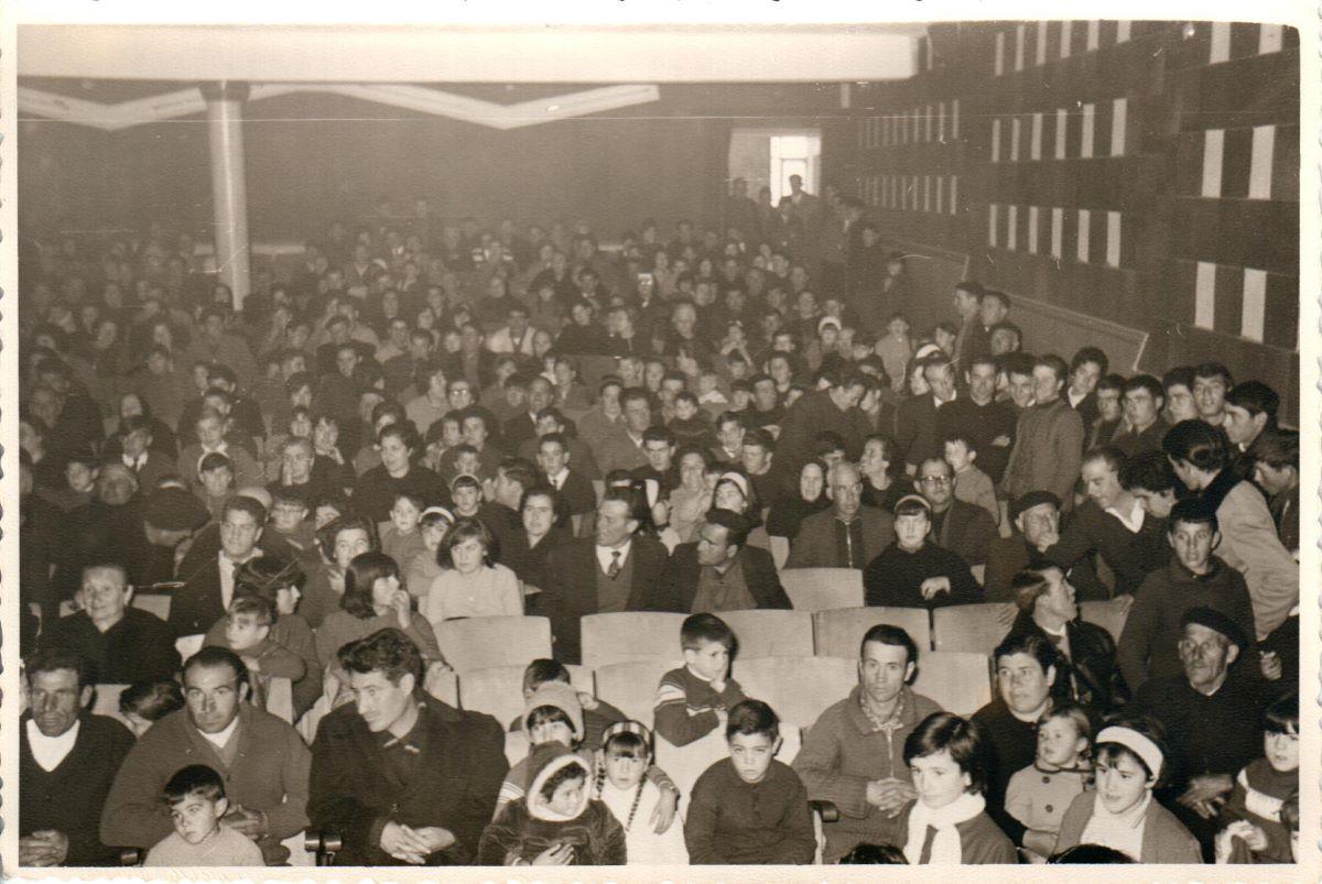 1960 - Salón del piso bajo del casino un día que hubo espectáculo infantil